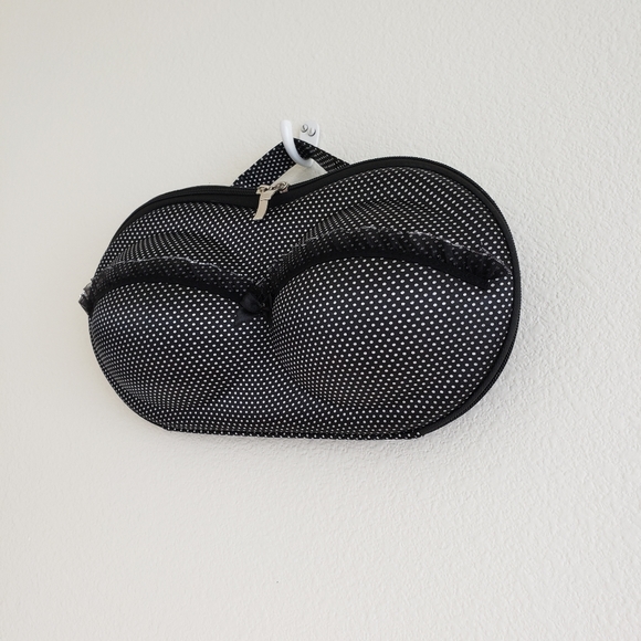 Victoria's Secret Bra Storage Case Travel Bag Lingerie Stockings White Black - Picture 2 of 9